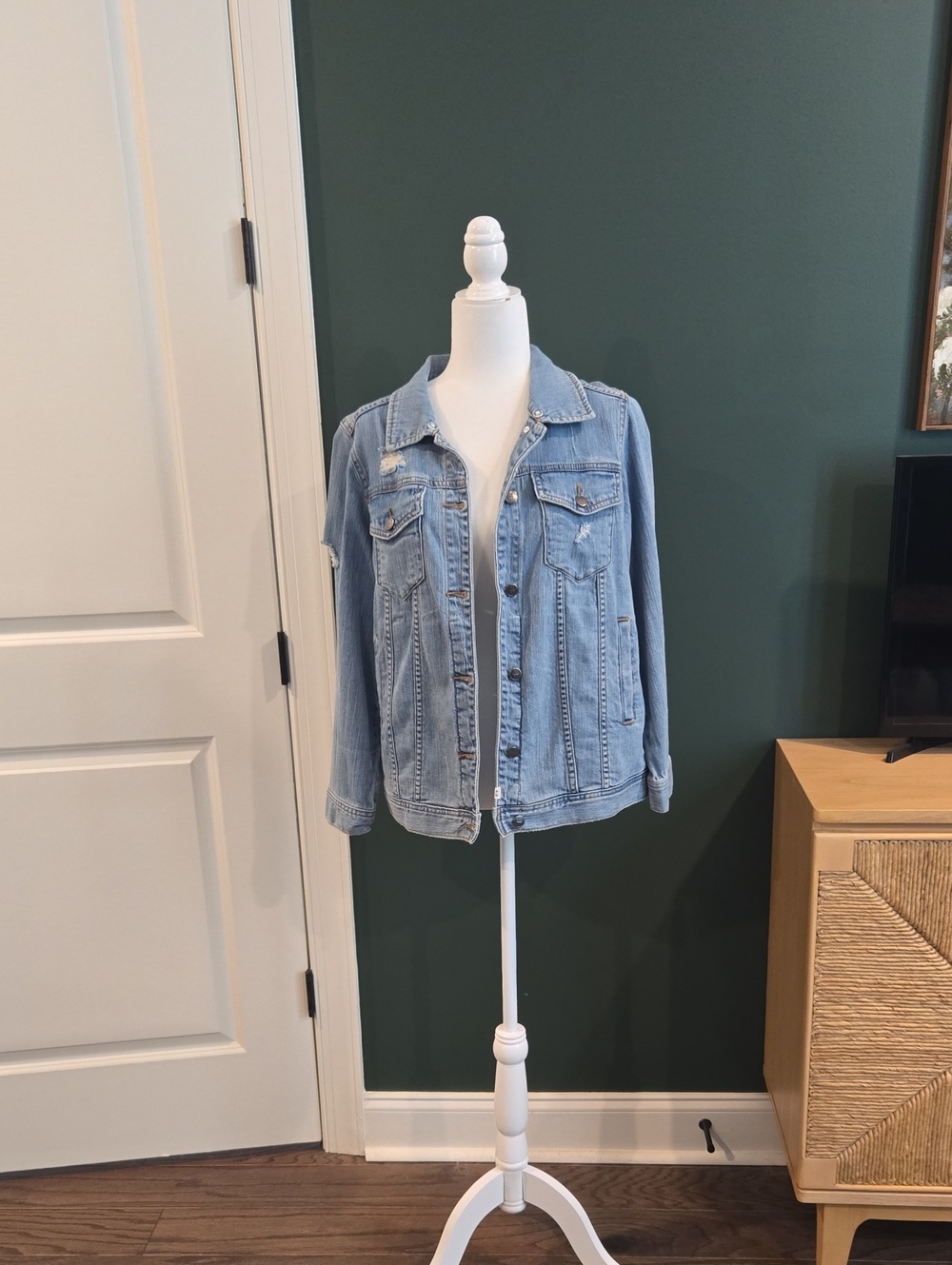 Melrose and Market Light Blue Denim Jacket With REMOVABLE Fur Collar
